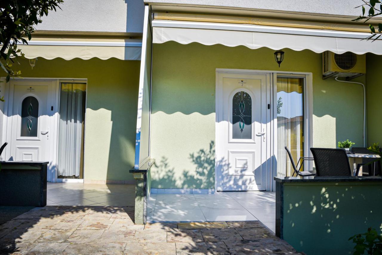Locus Apartments Петркане Екстериор снимка