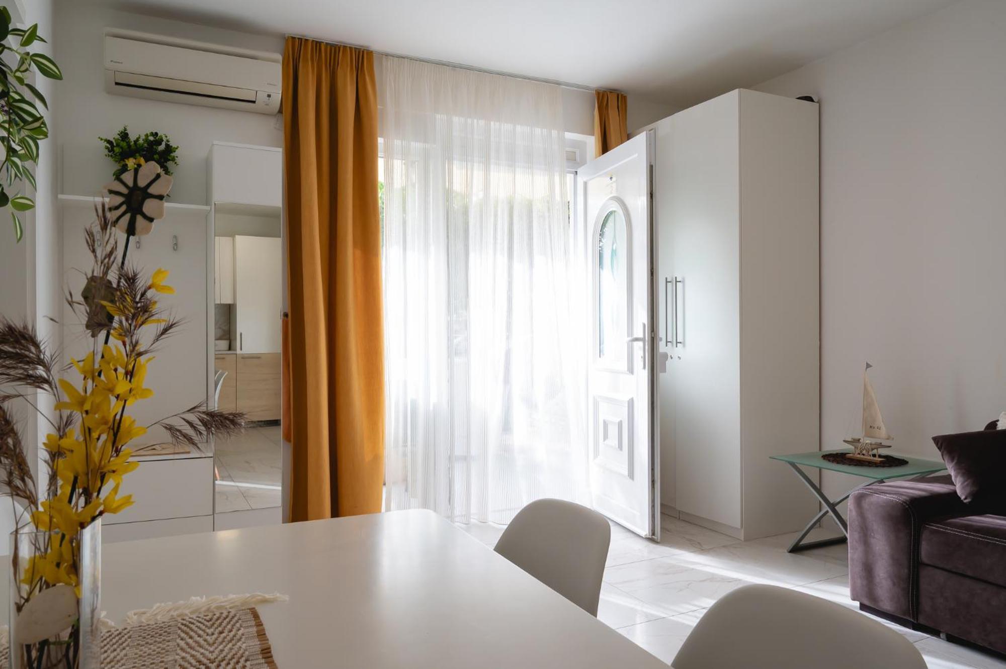 Locus Apartments Петркане Екстериор снимка