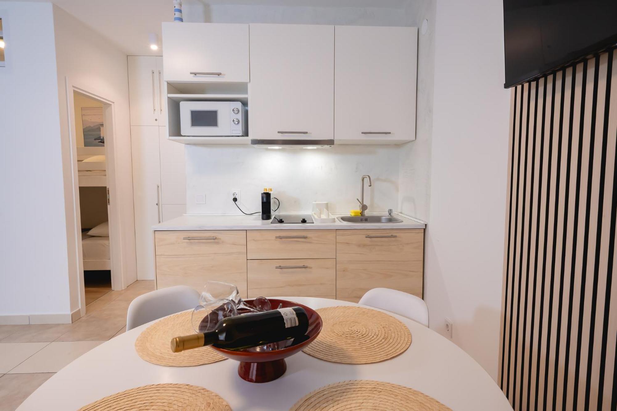 Locus Apartments Петркане Екстериор снимка