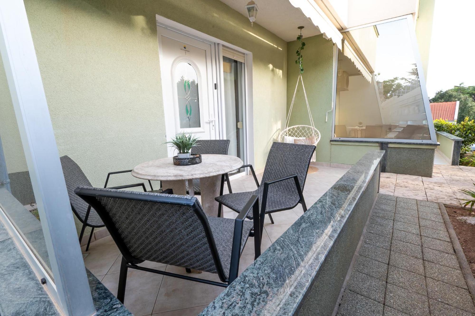 Locus Apartments Петркане Екстериор снимка
